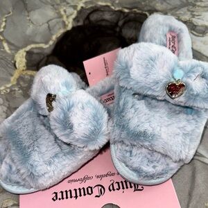 Fluffy blue juicy couture slides L(9-10)